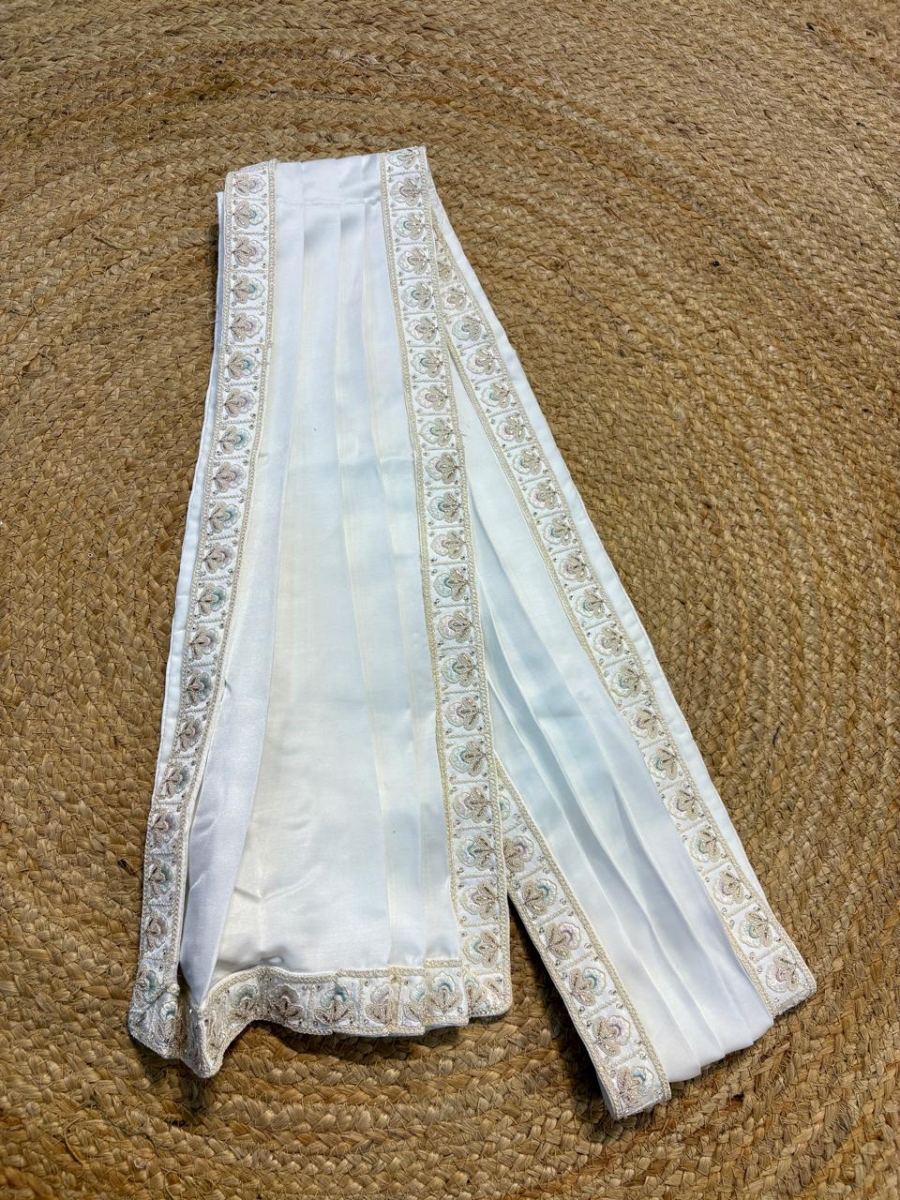 White Shela