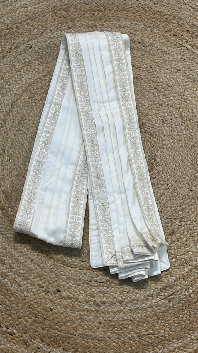 White shela