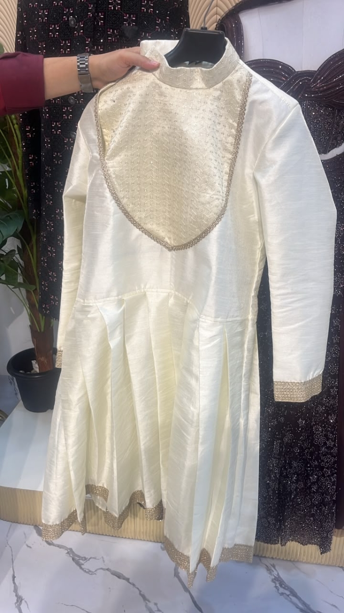 Off white Maharaja 36