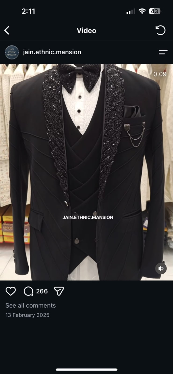 Black Collar Wok tuxedo 44