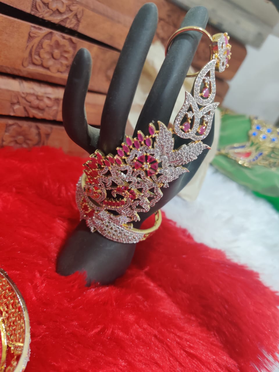 Ad hand bracelet