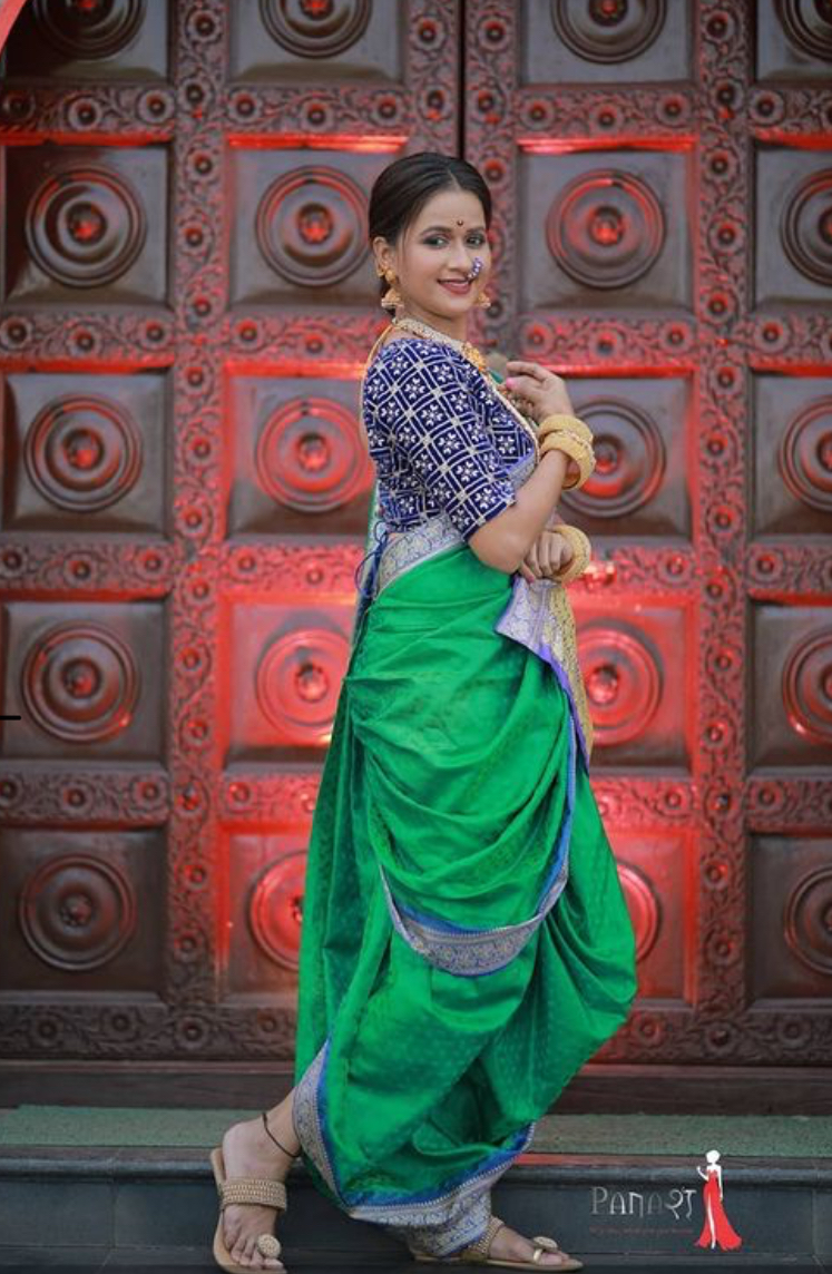 Green Nauvai W Blue velvel Blouse 