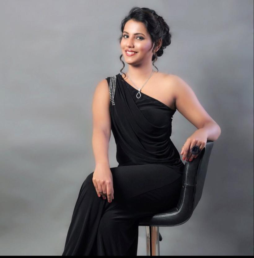 Black One Shoulder Gown