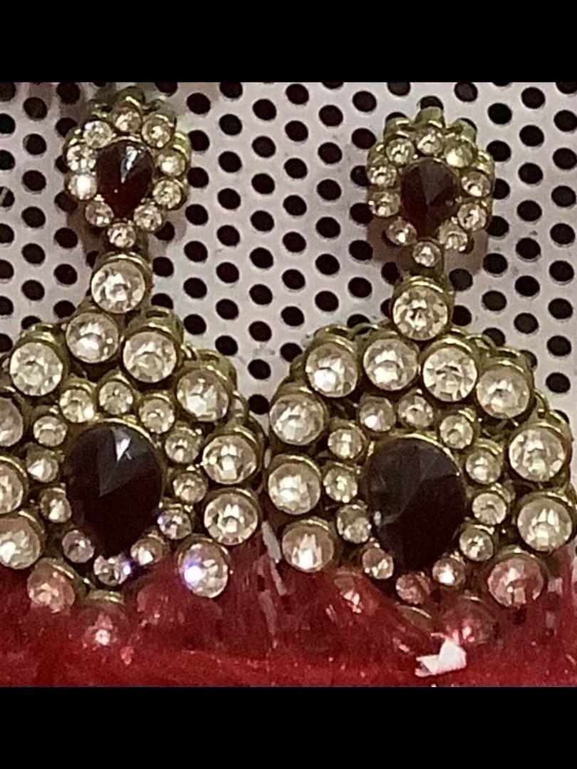 Maroon Diamond Earring 