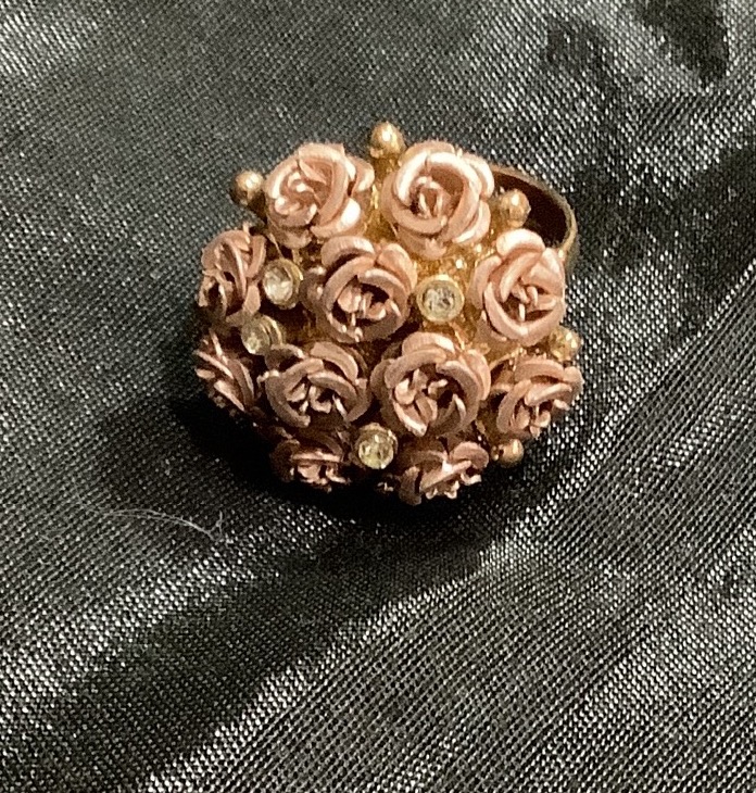 Golden Rose Finger Ring