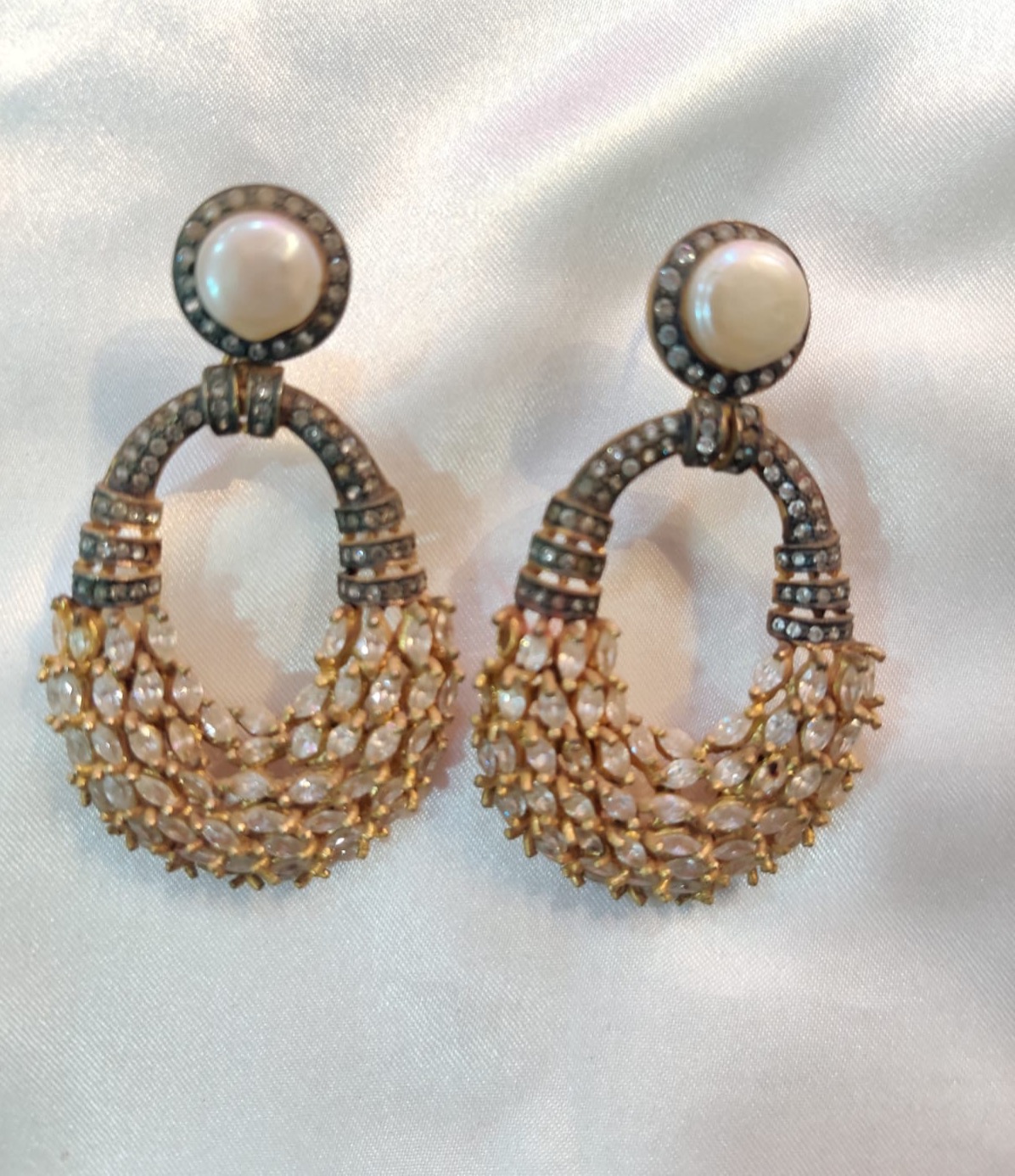 Diamond Oval Medium Earring