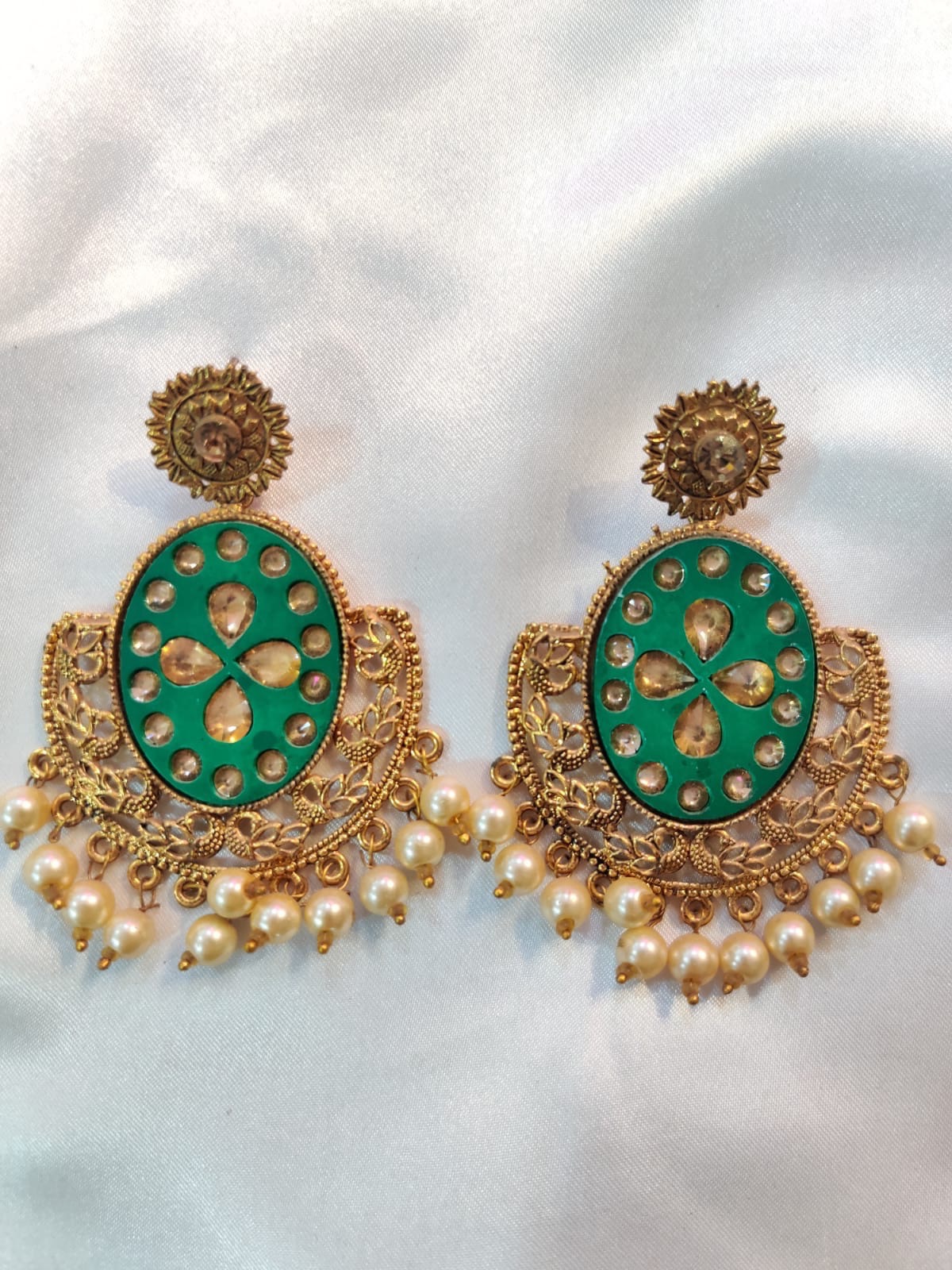 Green Oval Moti Earring 