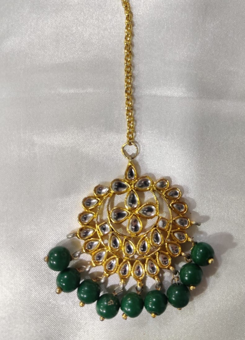 Green kundan bindi chain 