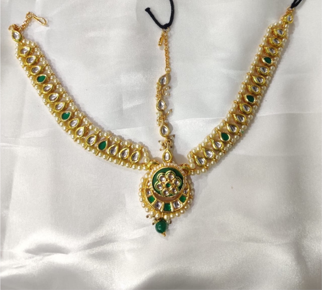 Green and white kundan beats shishfull 