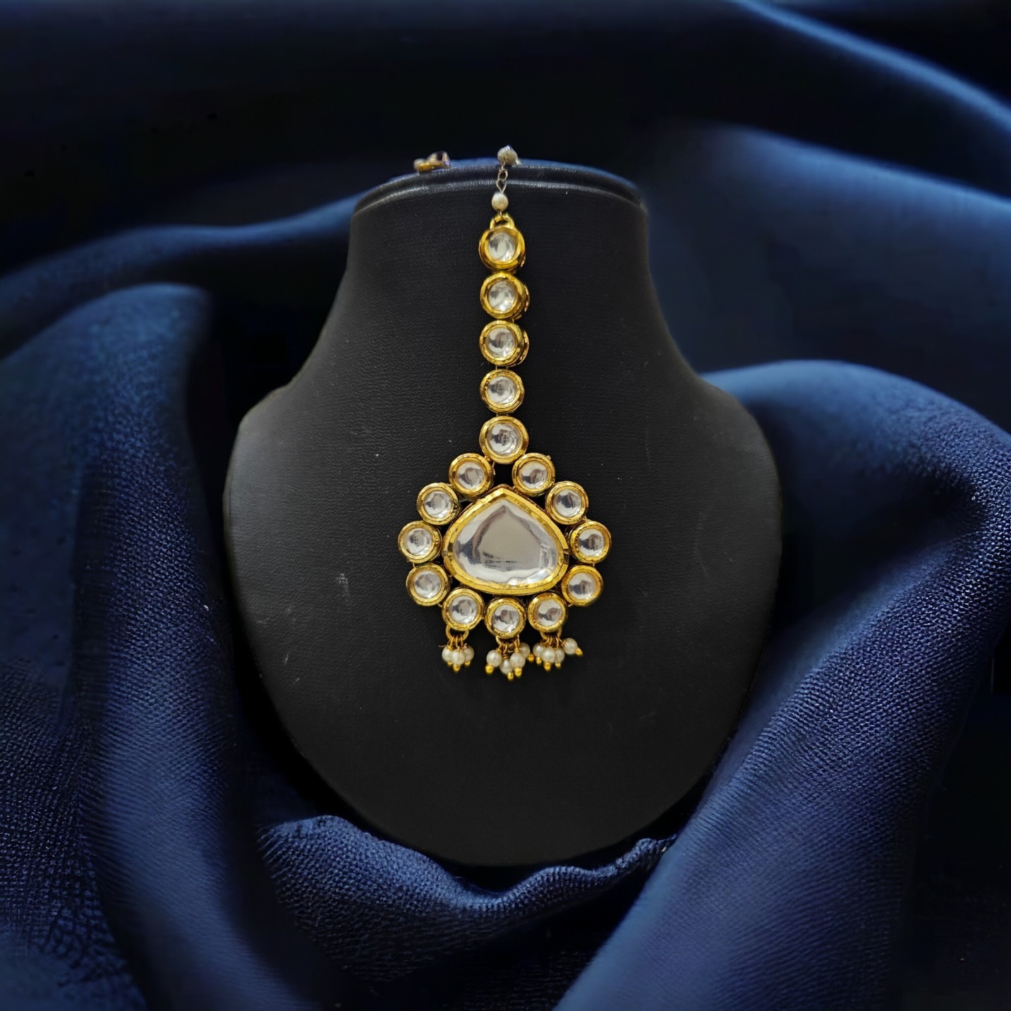 Golden kundan bindi 