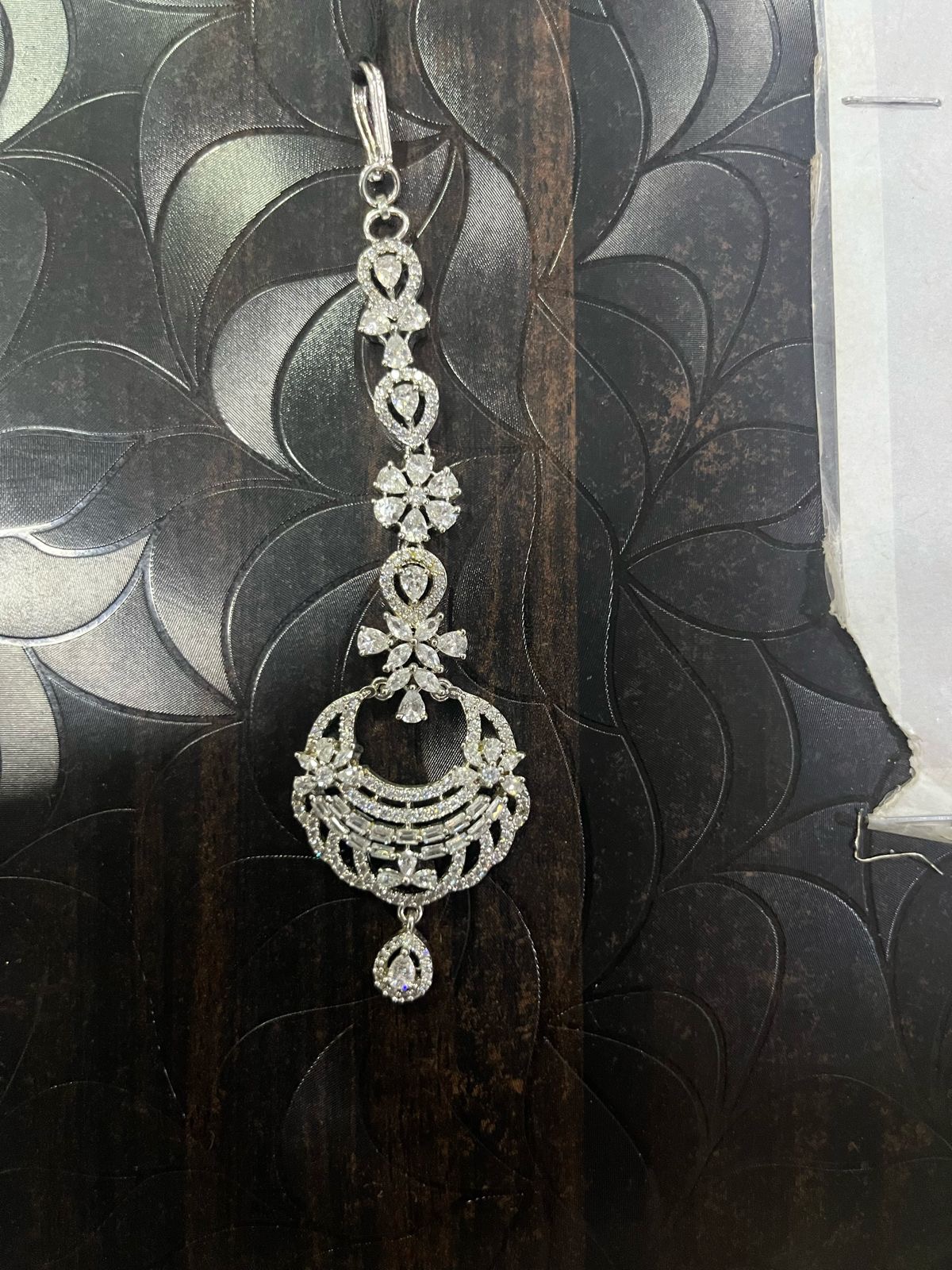 Ad bindi 
