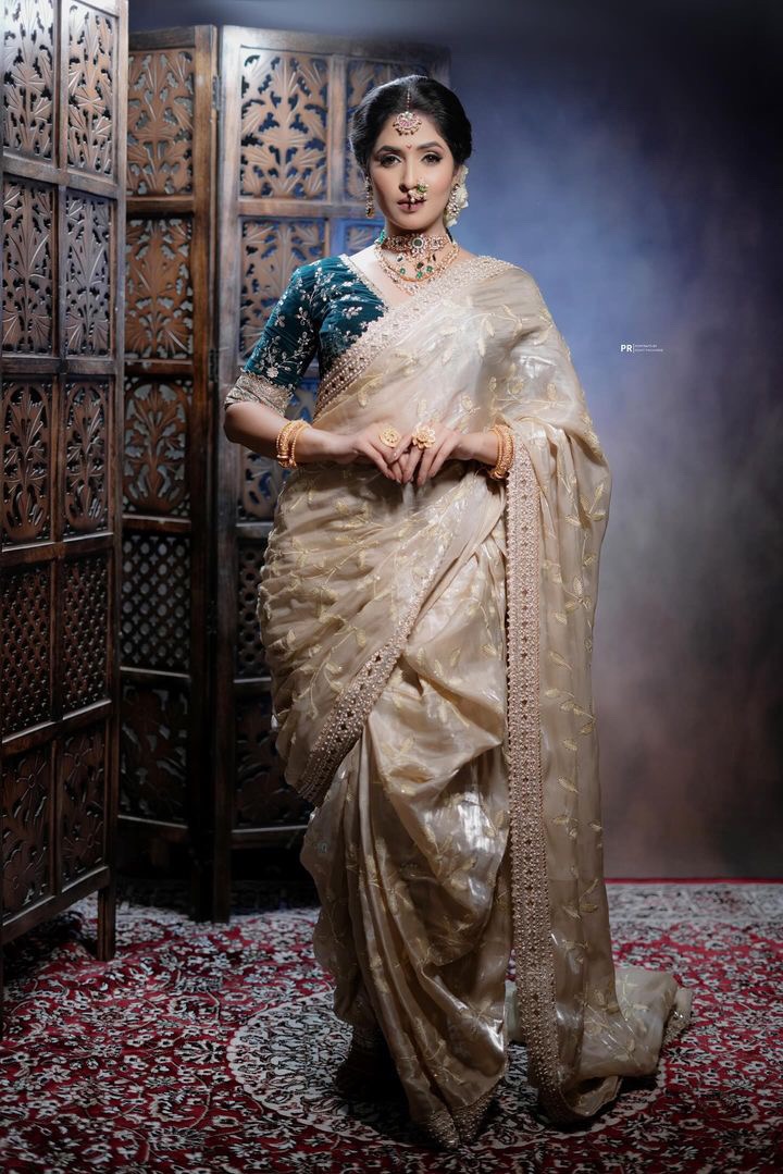 golden nauvari saree 