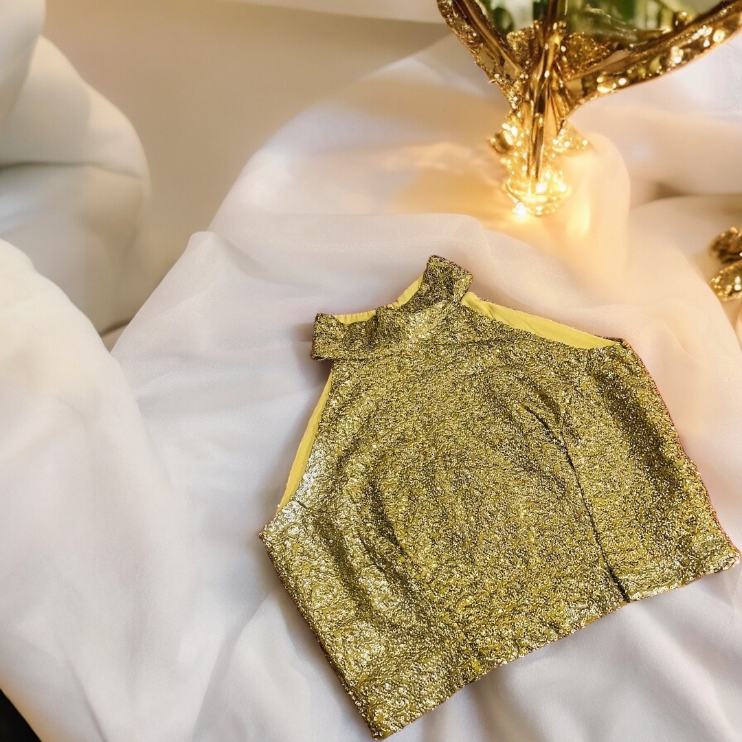 Holter neck Blouse 