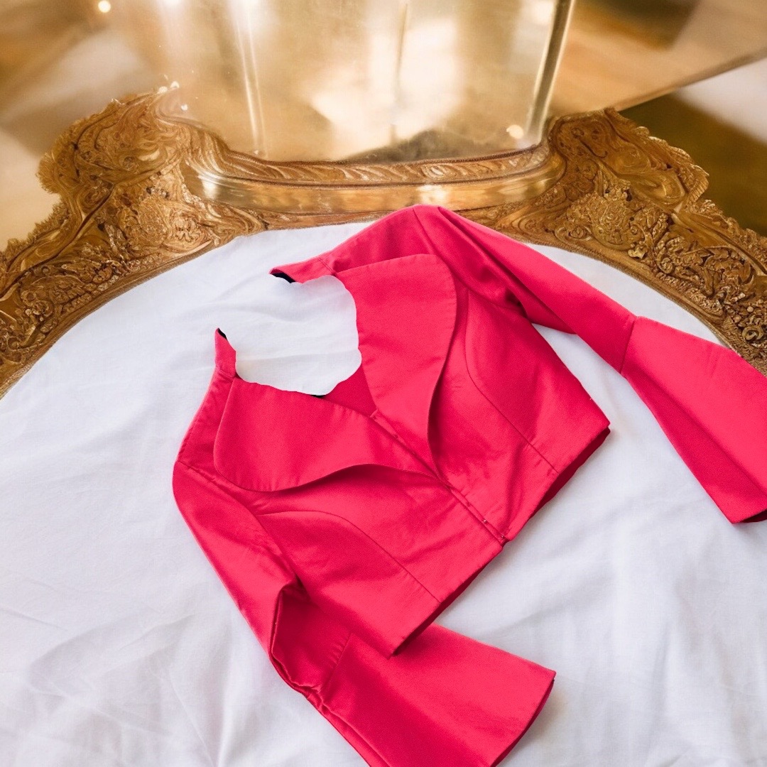 Red Chinese sleves 