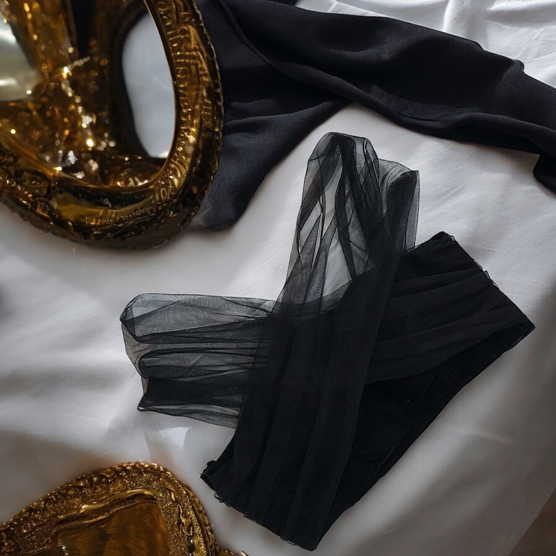 Black Cross Sleeves Crop Top