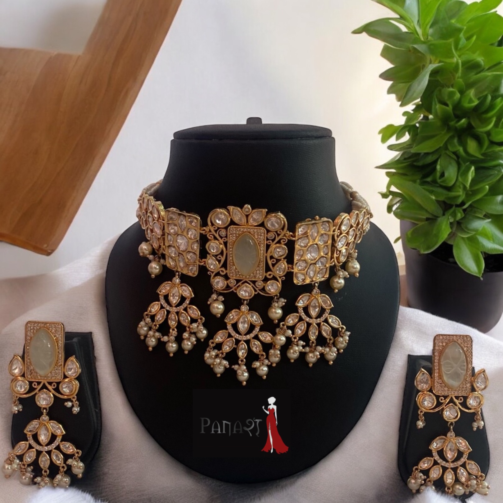 Square moti new choker set