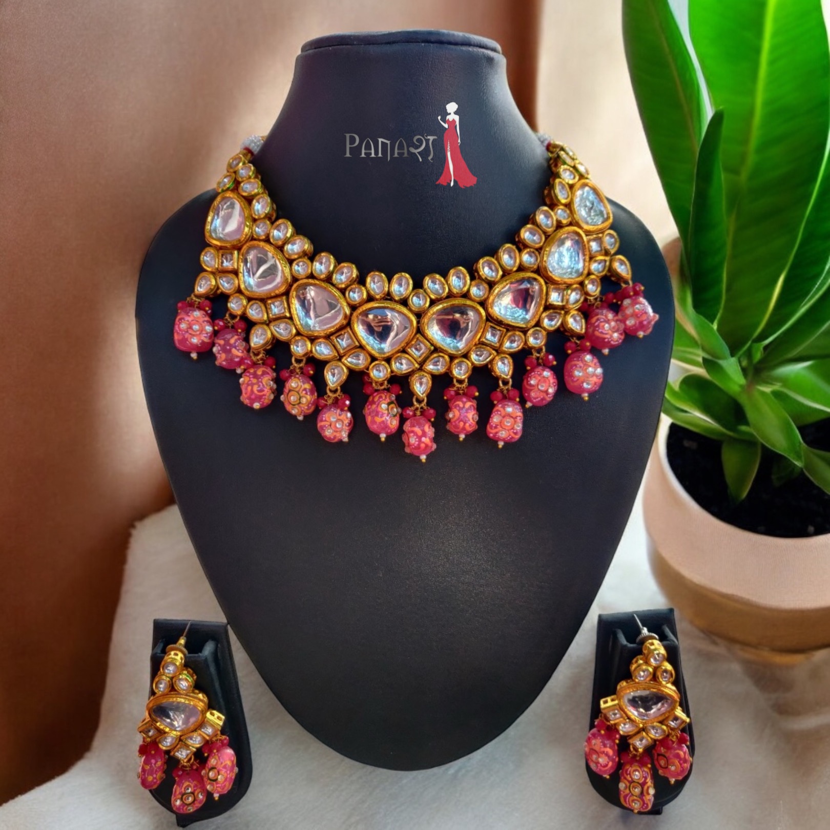 Red Kundan Chokker