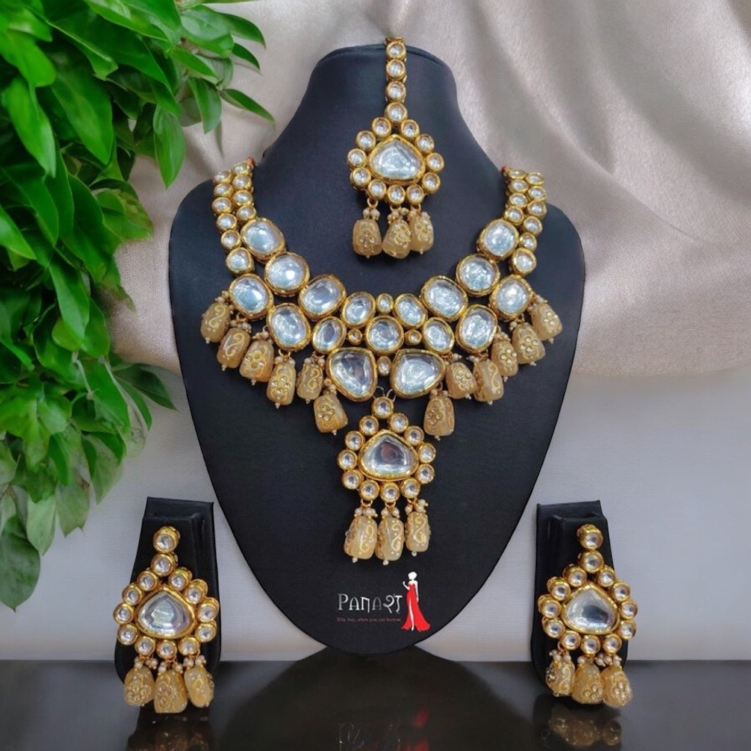 Golden Kundan Chokker