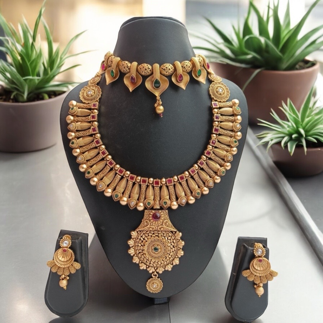 Leaf Shape Gold Chokker