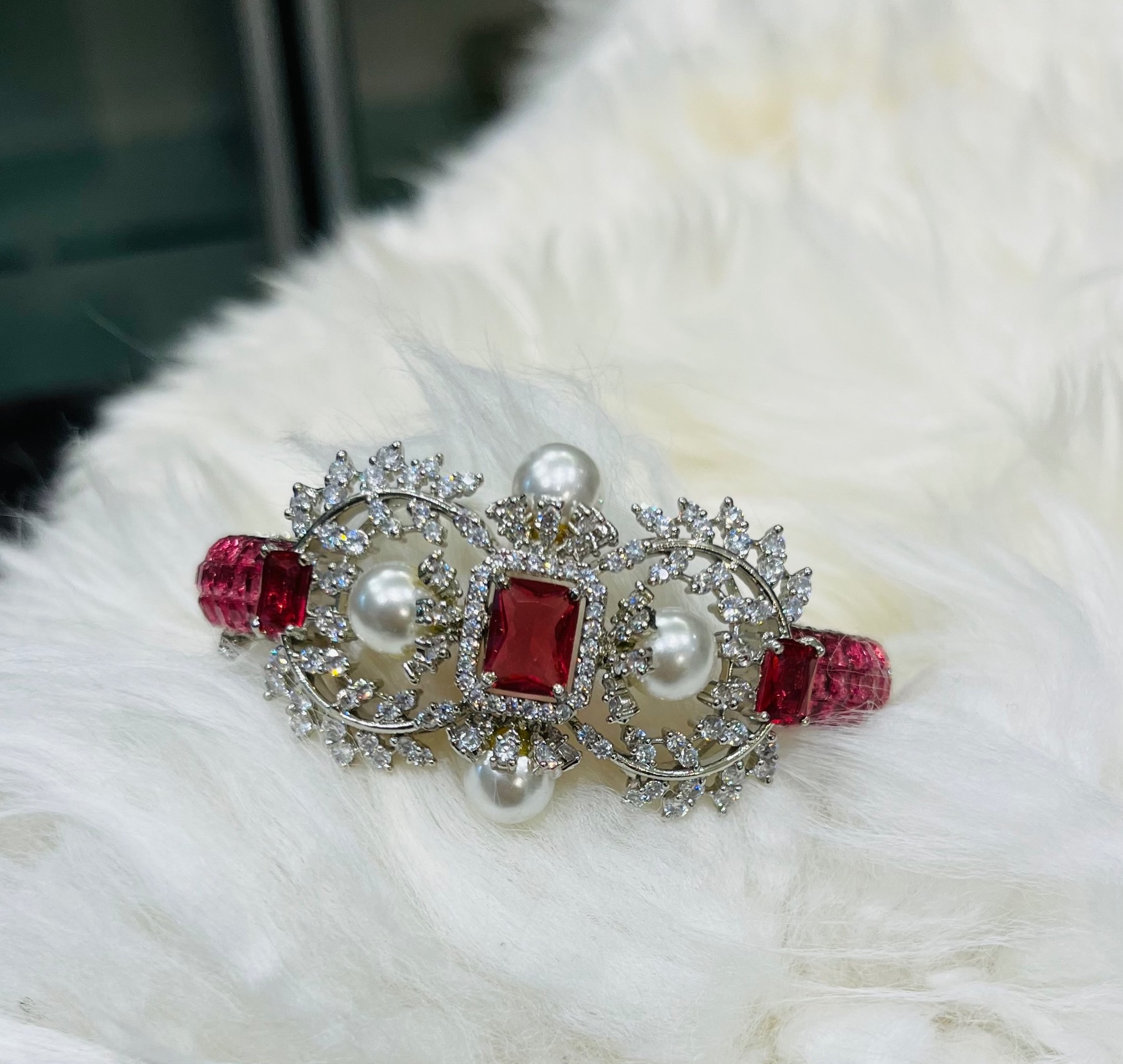 Ad hand ring