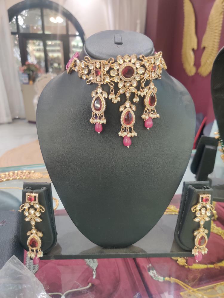 Red kundan set 