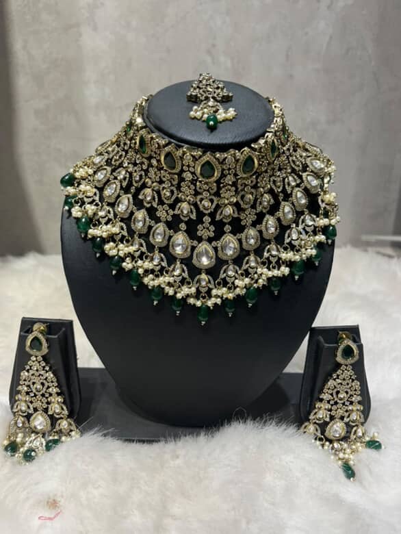 Green Kundan set 