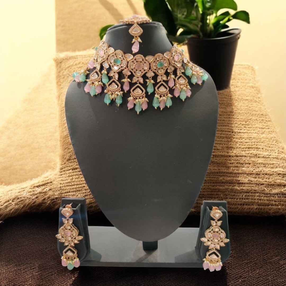 Pestal pachi kundan chokker 