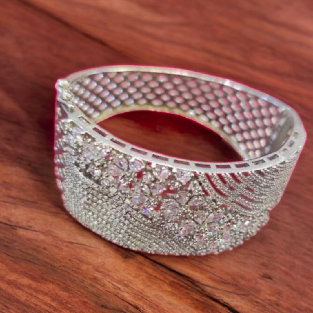 Ad bracelet 