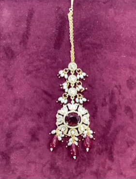Maroon bindi 