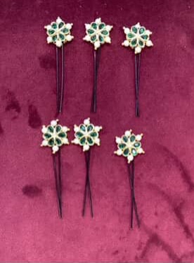 Green  hair accessories 