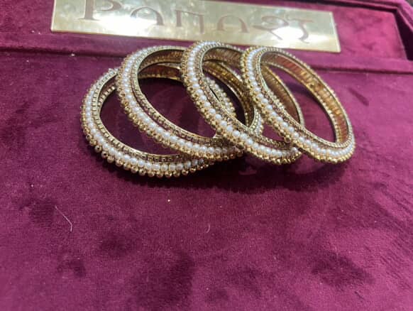 Moti Bangles 