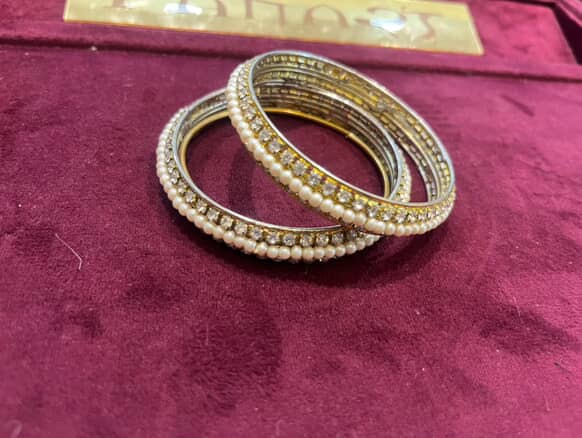 Moti Bangles 