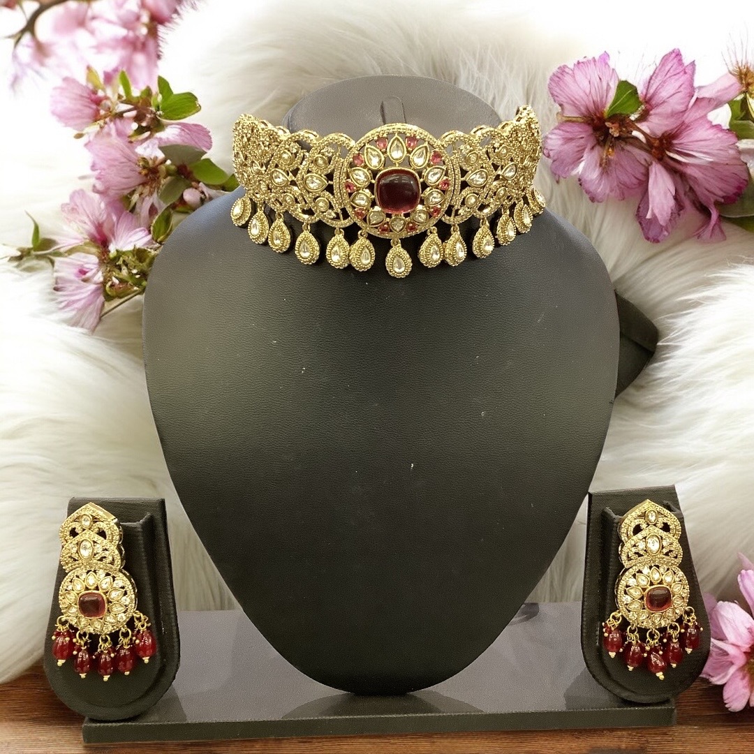 Red kundan set