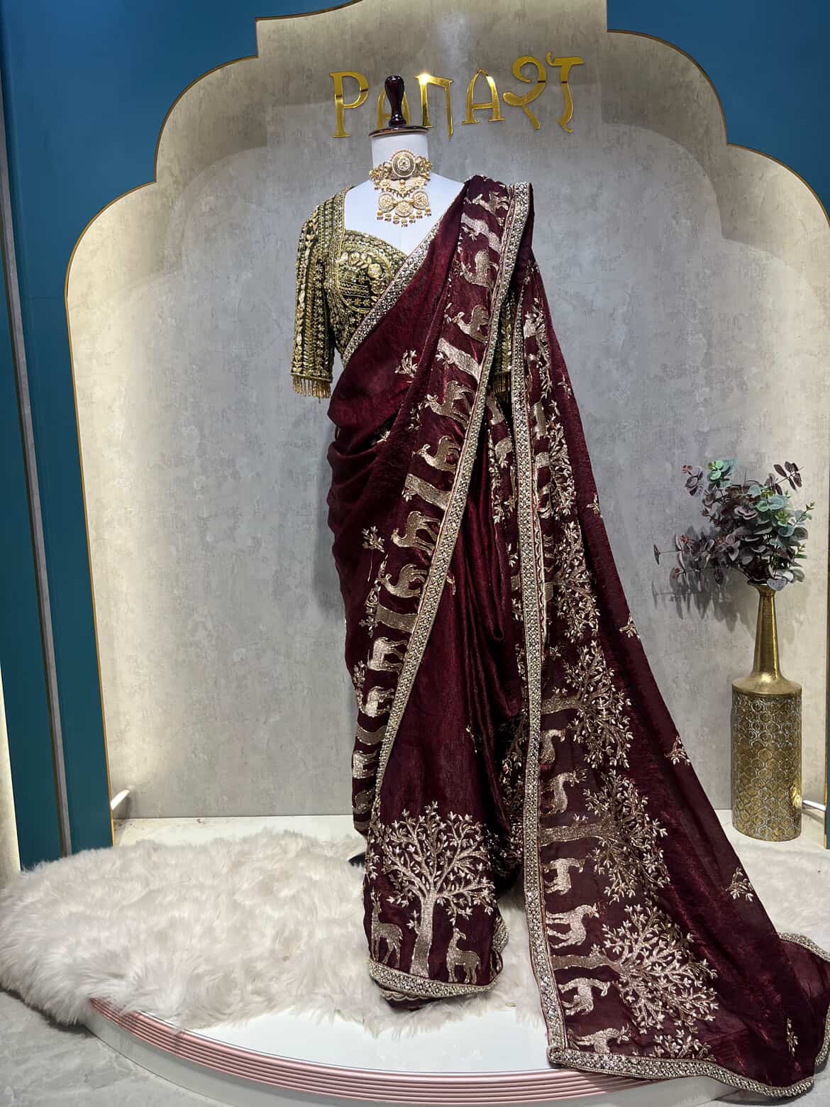 Maroon unstiched nauvari 