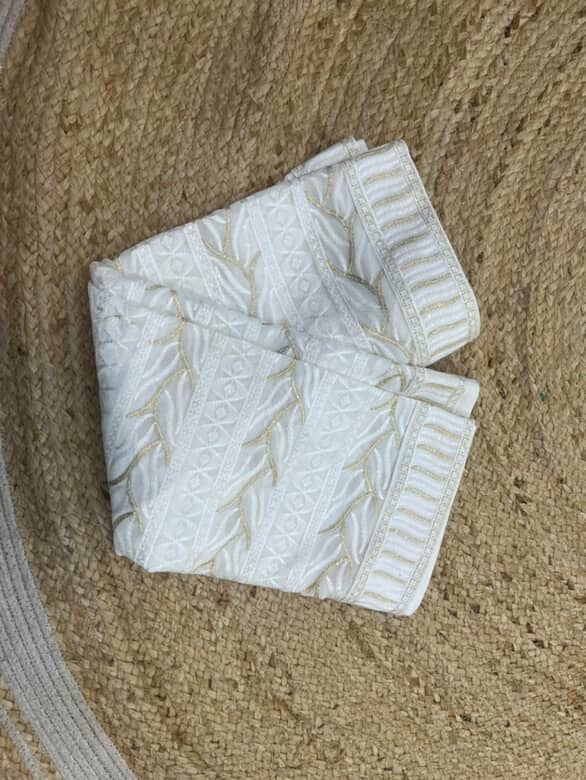 White shela 