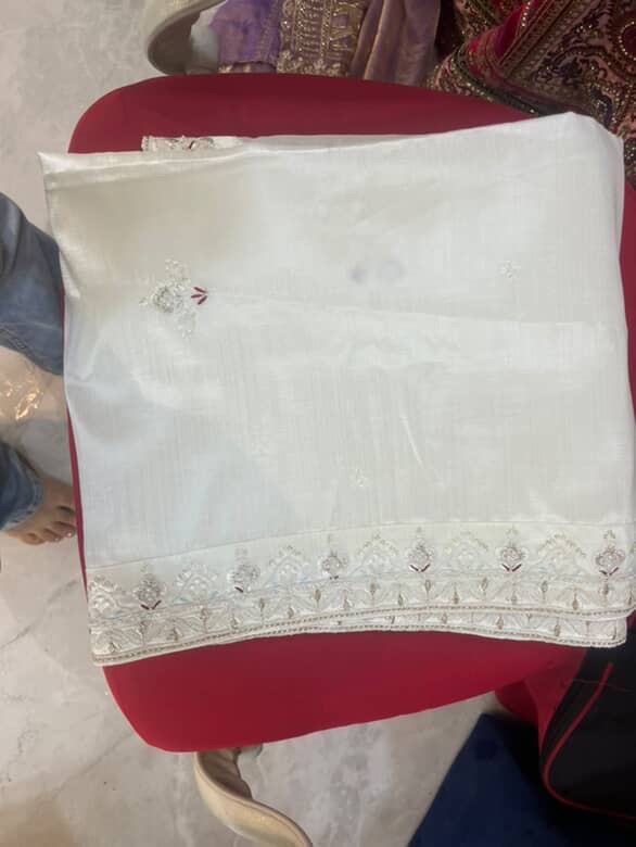 White  pain shela 