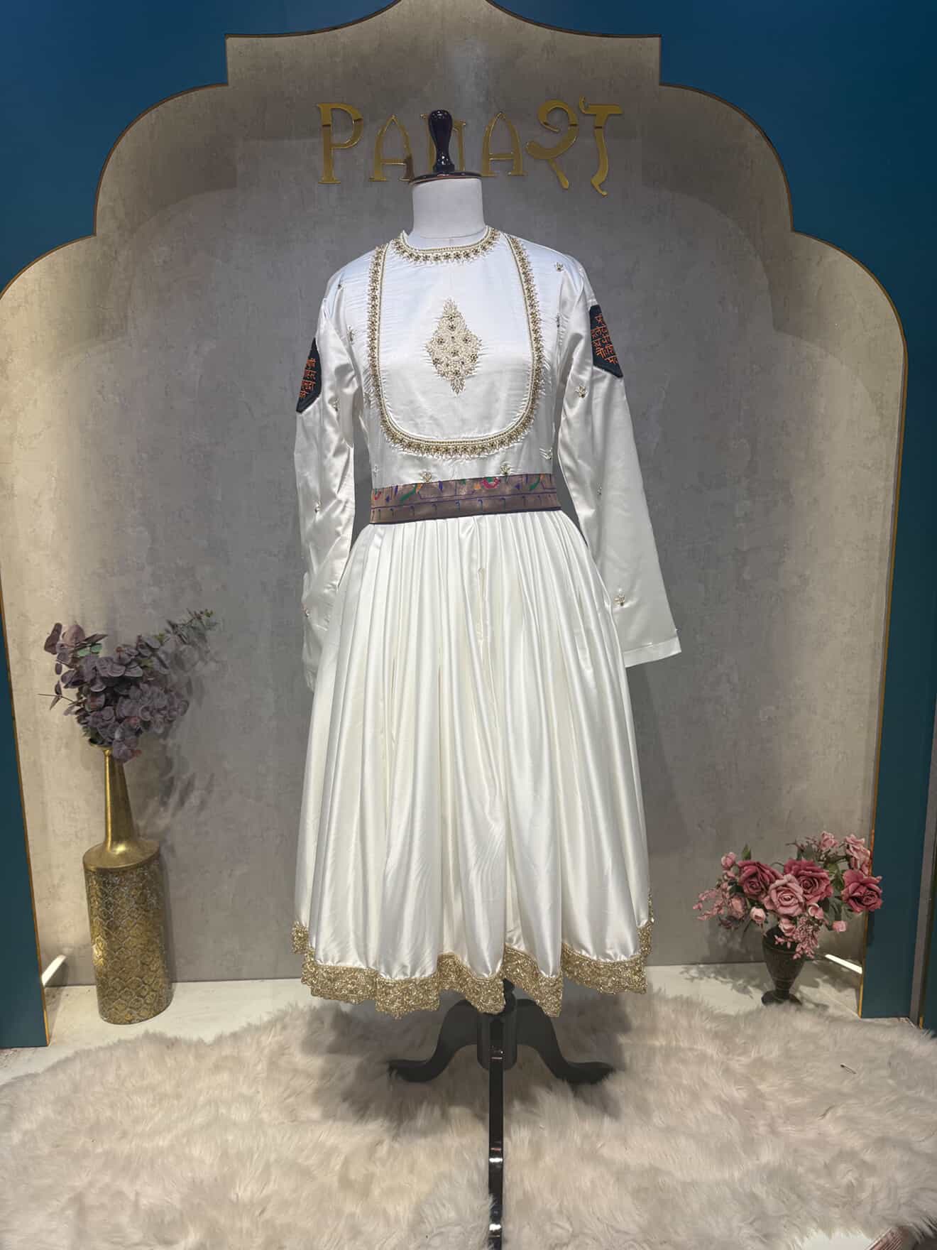 White maharaj maharaja 38