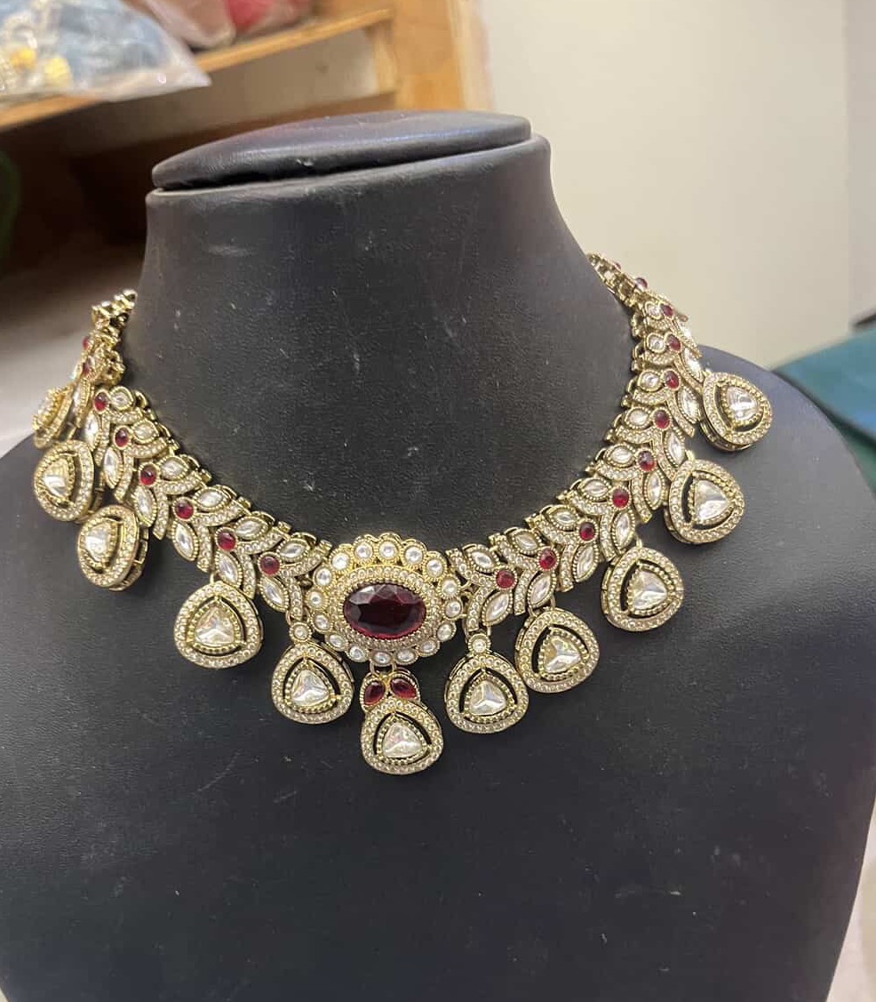 Red Kundan set 