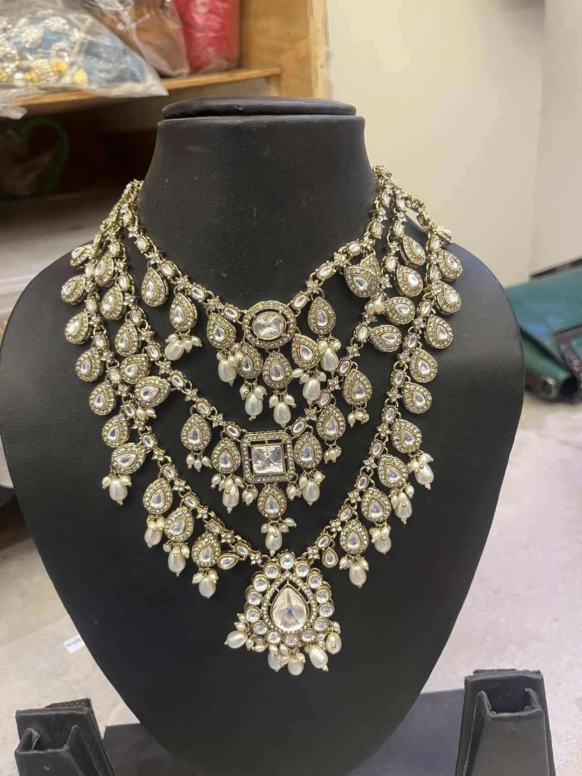 White Kundan set 