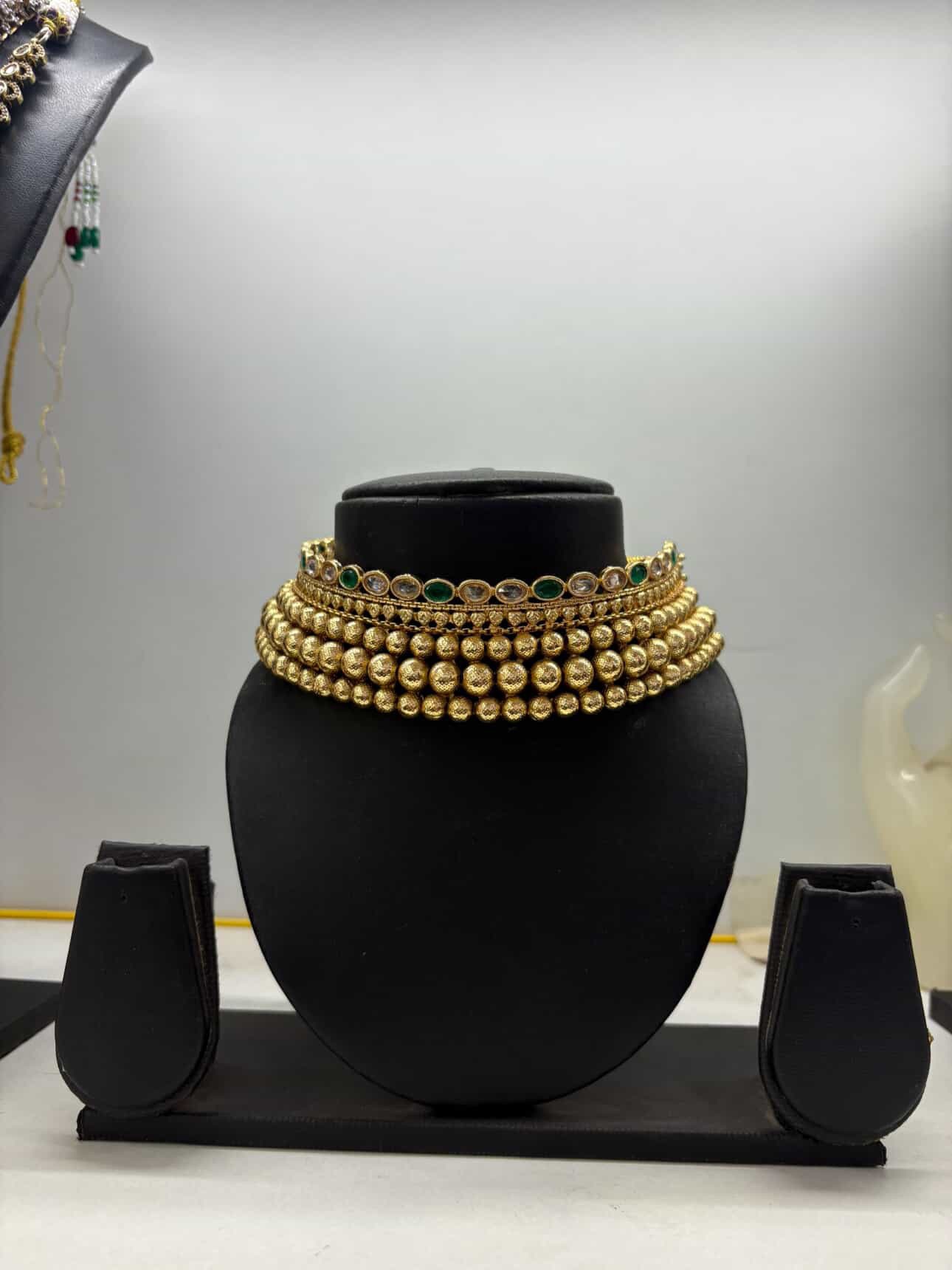 Green  Golden Chokar 