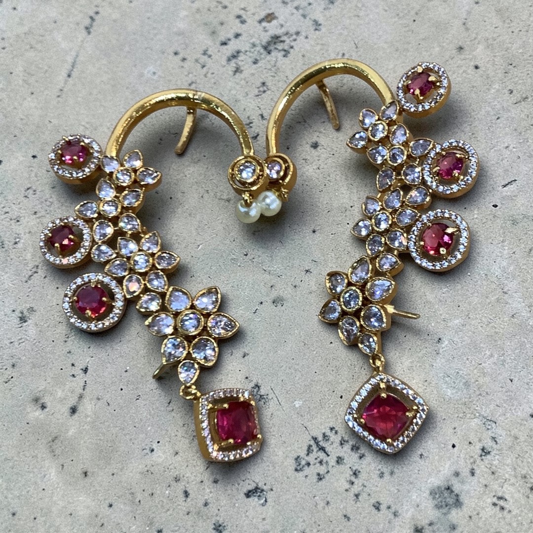 Red kundan karnfull
