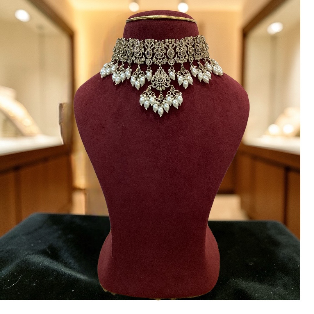 White kundan choker 