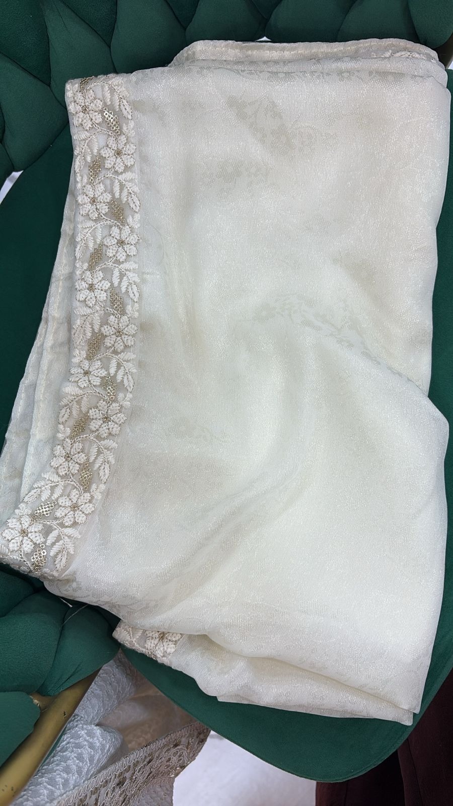 Off white Shela 
