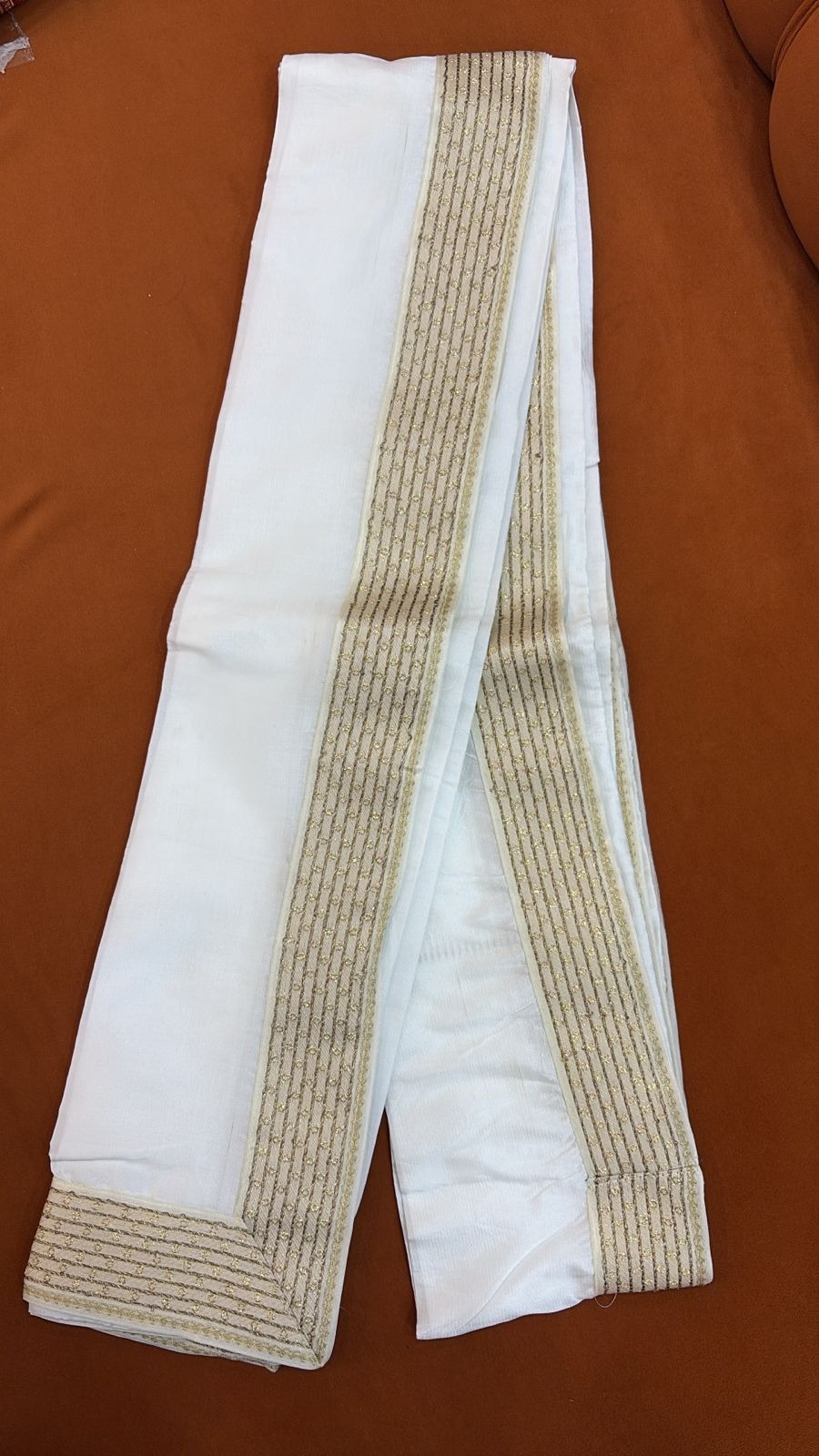 White shela 