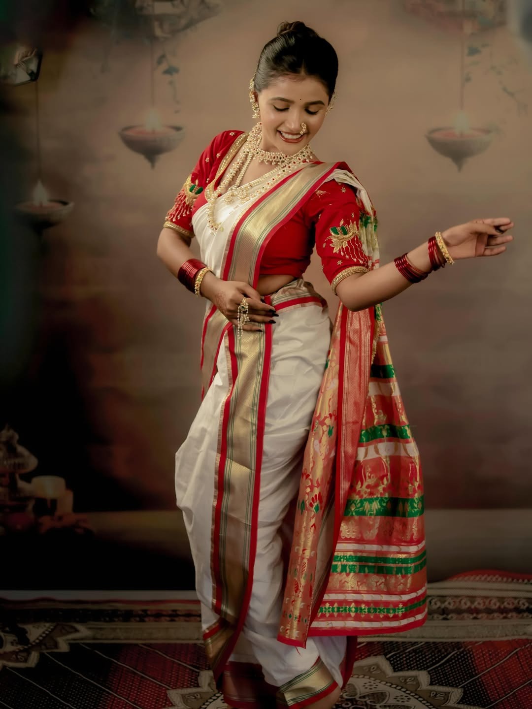 White Nauvari Saree