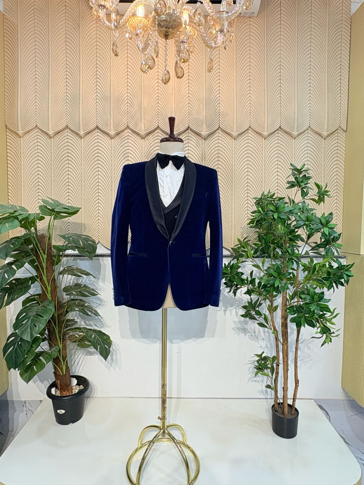 blue velvet tuxedo new 40