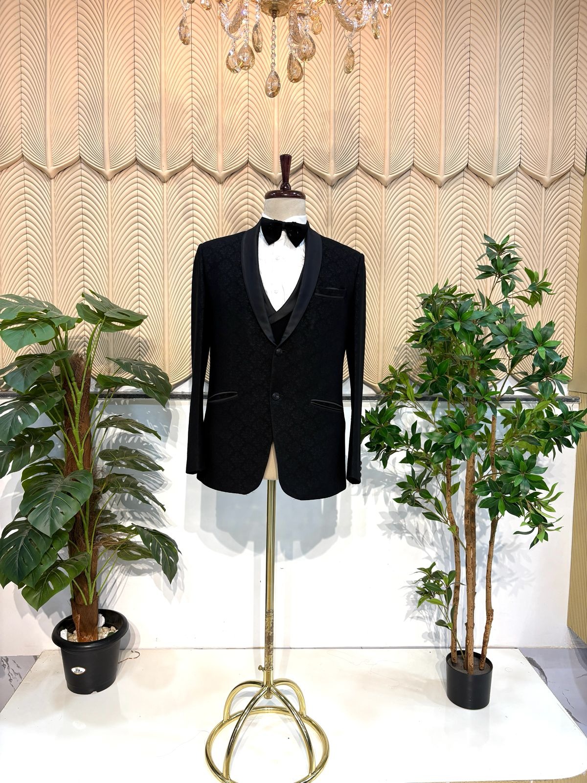 Black printed tuxedo(40)