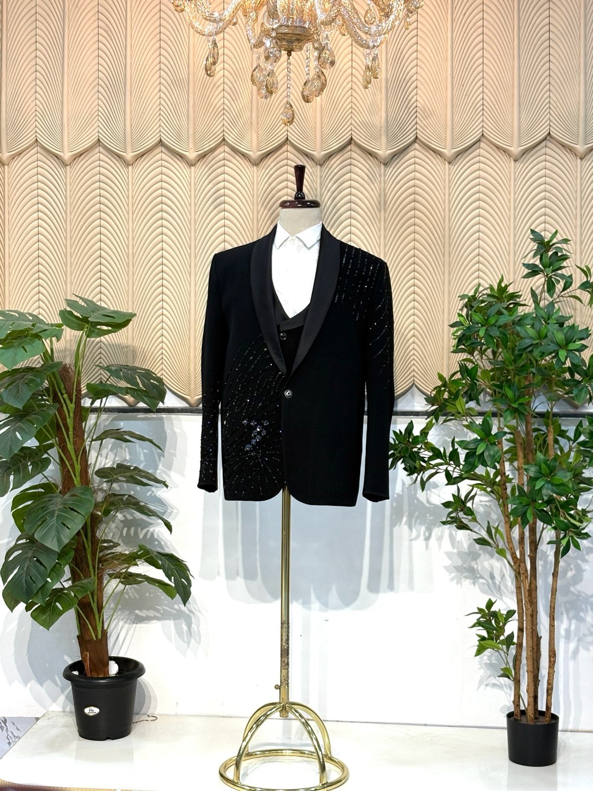 Black zari  work blazer 44