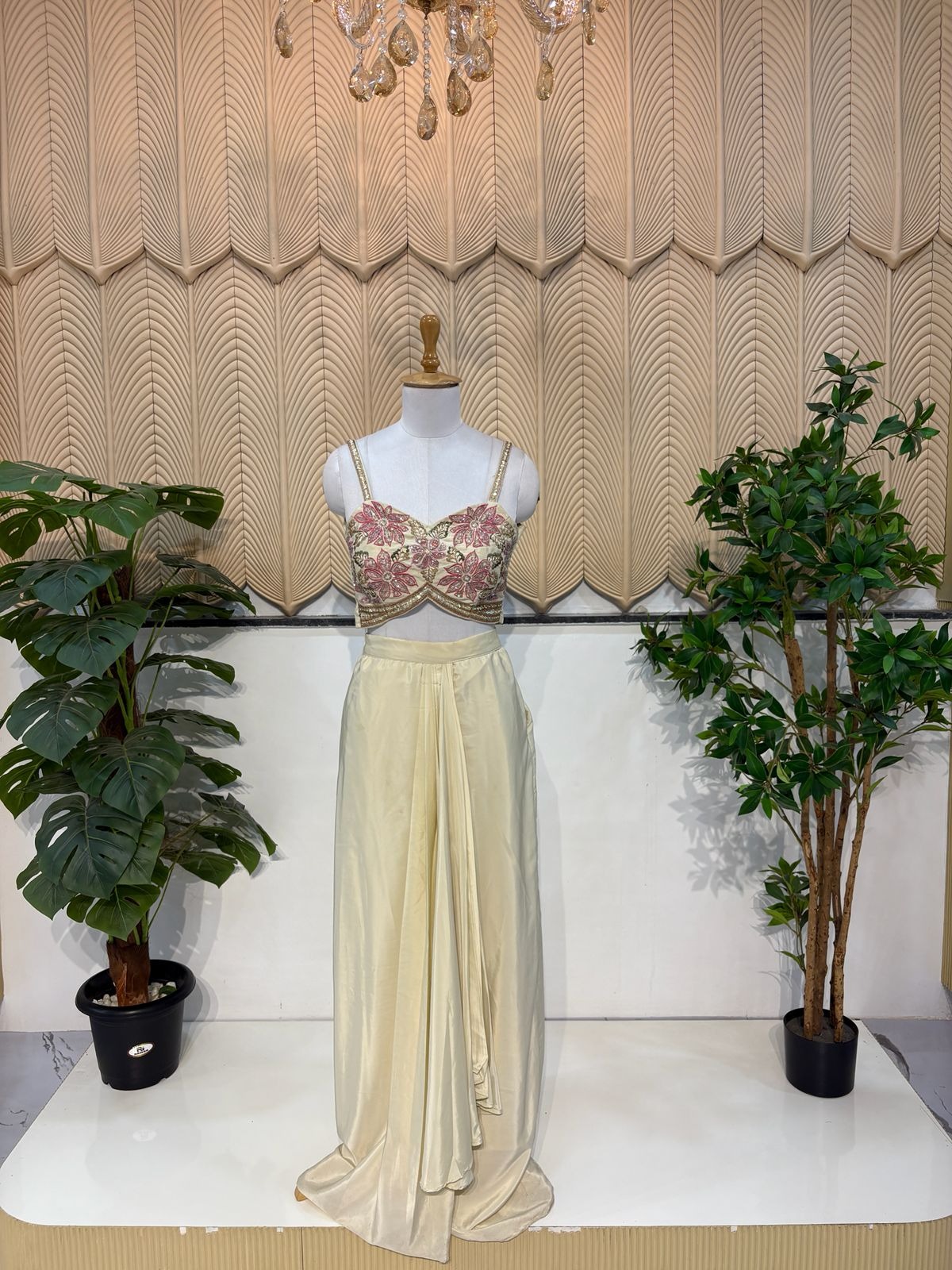 Offwhite indoweastern