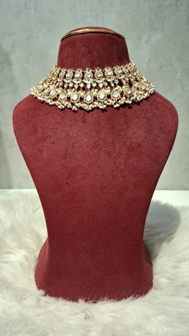 White kundan chokker